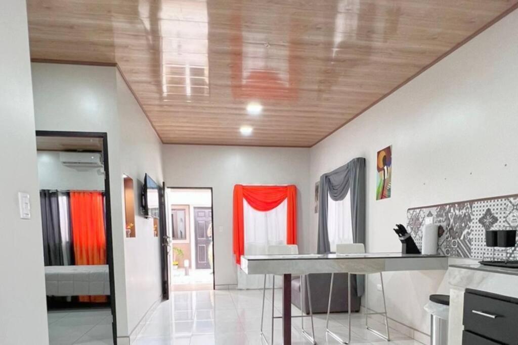 Orange Apartment 5 Min Aeropuerto Juan Santamaria Αλαχουέλα Εξωτερικό φωτογραφία